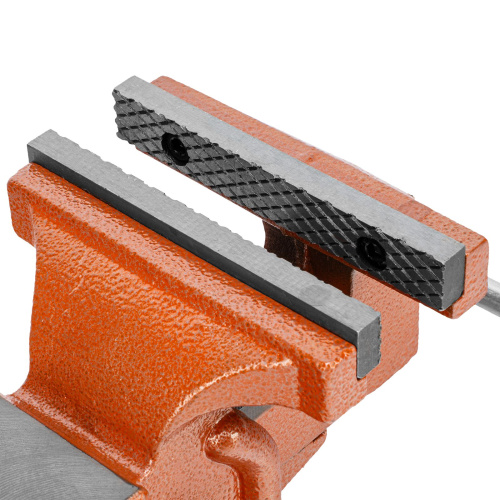 Тиски слесарные, 125 мм, поворотные, с наковальней Sparta по ценам производителя в Воронеже с доставкой по всей России