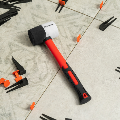 Киянка резиновая, 225 г, черно-белая резина, фибергласовая рукоятка Matrix по ценам производителя в Воронеже с доставкой по всей России