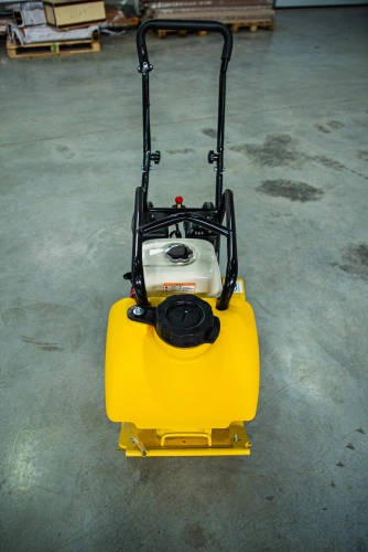 Виброплита 70 кг, 10,5кН (Honda) бак, коврик, колесный комплект TOR C-60T по ценам производителя в Воронеже с доставкой по всей России