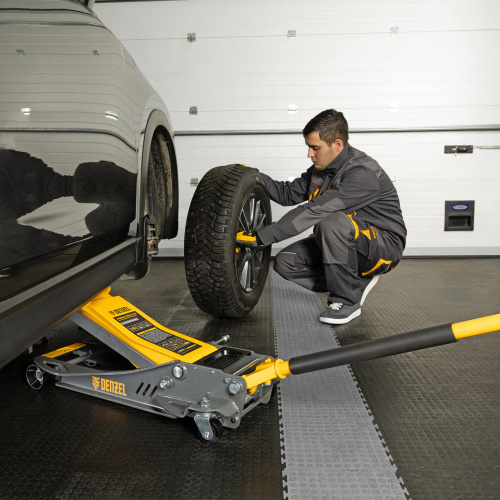 Домкрат гидравлический подкатной, 3,8 т, 110-580 мм, быстрый подъем, низкий подхват, проф. Denzel по ценам производителя в Воронеже с доставкой по всей России