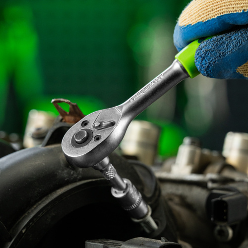 Ключ-трещотка 1/4", 45 зубьев, с быстрым сбросом, матовый хром Сибртех по ценам производителя в Воронеже с доставкой по всей России