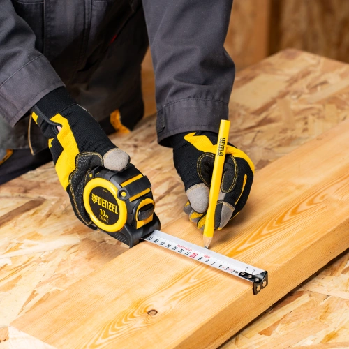 Рулетка 10м х 32мм, автоматич. фиксац., нейлон. покрытие, магнит. зацеп, двухстор. разметка Denzel по ценам производителя в Воронеже с доставкой по всей России