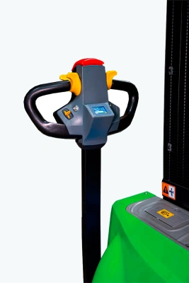 Штабелер самоходный 1,5 т 3,0 м TOR WS15H-3000SC PRO Li-ion 24/60 В/Ач контр. скорости подъема по ценам производителя в Воронеже с доставкой по всей России