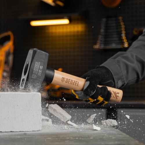 Кувалда, 2000 г, кованая головка, буковая рукоятка Denzel по ценам производителя в Воронеже с доставкой по всей России