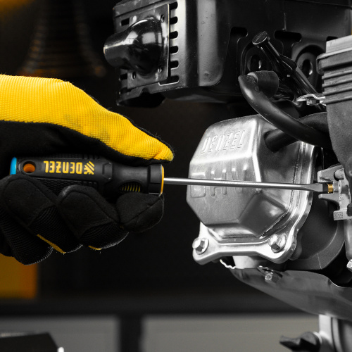 Отвертка, SL4х100 мм, S2, 3к рукоятка Denzel по ценам производителя в Воронеже с доставкой по всей России