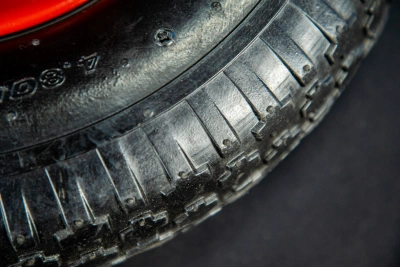 Колесо пневматическое резиновое 387 мм 4.00-8 (подшипник 16 мм) по ценам производителя в Воронеже с доставкой по всей России