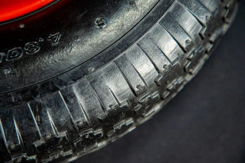 Колесо пневматическое резиновое 387 мм 4.00-8 (подшипник 16 мм) по ценам производителя в Воронеже с доставкой по всей России