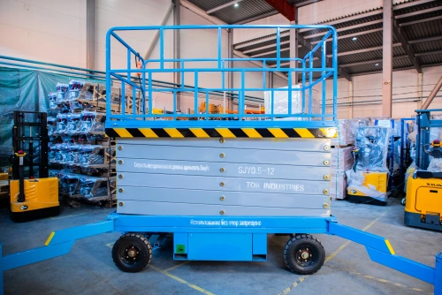 Подъемник ножничный передвижной аккумуляторный 500 кг, 12/14 м, 24/85 В/Ач TOR SJY-0,5-12 DC по ценам производителя в Воронеже с доставкой по всей России