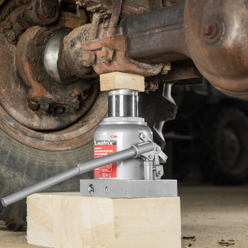 Домкрат гидравлический бутылочный, 50 т, высота подъема 240-370 мм Matrix по ценам производителя в Воронеже с доставкой по всей России