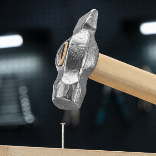 Молоток слесарный, 800 г, круглый боек, деревянная рукоятка по ценам производителя в Воронеже с доставкой по всей России