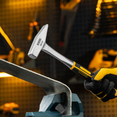 Молоток слесарный 600 г, цельнометаллический, двухкомпонентная рукоятка Denzel по ценам производителя в Воронеже с доставкой по всей России