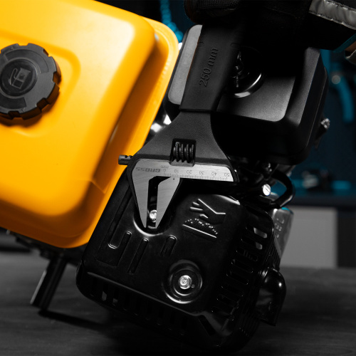 Ключ разводной, 250 мм, CrV, тонкие губки, защитные насадки Gross по ценам производителя в Воронеже с доставкой по всей России