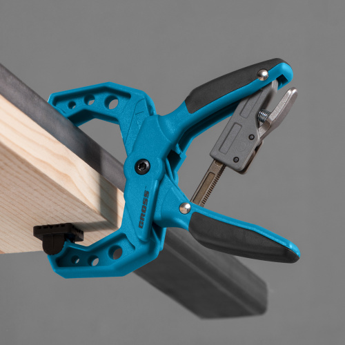 Струбцина клещеобразная 1-1/2, пластиковый корпус, храповой механизм жесткой фиксации, 38 мм Gross по ценам производителя в Воронеже с доставкой по всей России