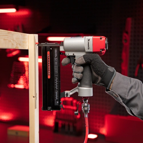 Нейлер-степлер пневматический 2 в 1, гвозди 18GA длина 10-50 мм, скобы 18GA длина 25-40 мм Matrix по ценам производителя в Воронеже с доставкой по всей России