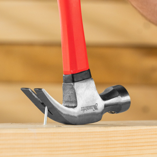 Молоток-гвоздодер optimal, 450 г, боек c магнитом, фибергласовая обрезиненная рукоятка Matrix по ценам производителя в Воронеже с доставкой по всей России