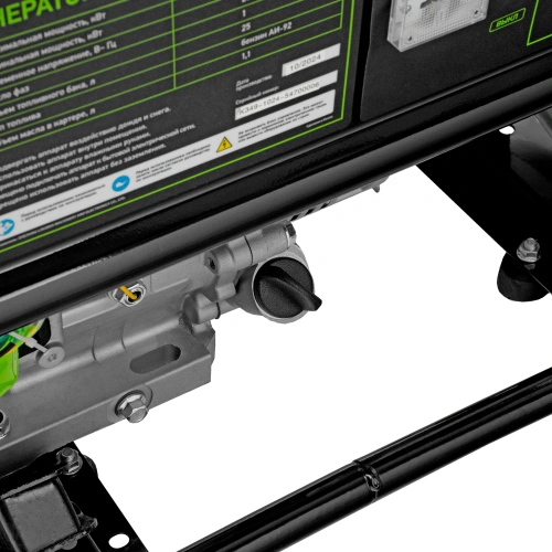 Генератор бензиновый БС-8000, 6,6 кВт, 230В, четырехтактный, 25 л, ручной стартер Сибртех по ценам производителя в Воронеже с доставкой по всей России