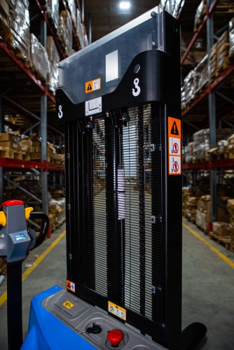 Штабелер самоходный 1,5 т 3,0 м TOR WS15H-3000SC PRO Li-ion 24/60 В/Ач контр. скорости подъема по ценам производителя в Воронеже с доставкой по всей России