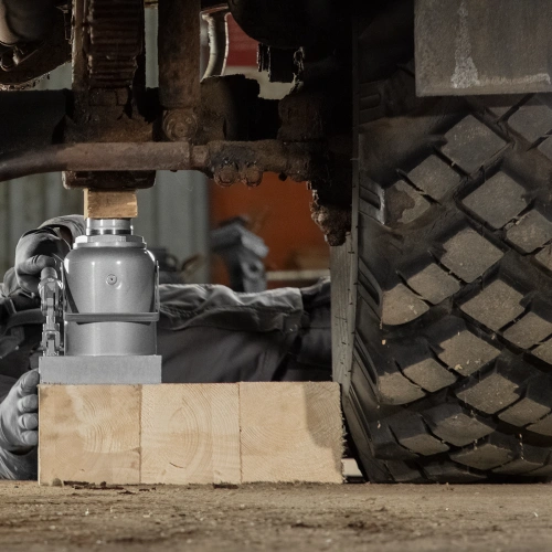 Домкрат гидравлический бутылочный, 30 т, h подъема 244-370 мм Matrix по ценам производителя в Воронеже с доставкой по всей России