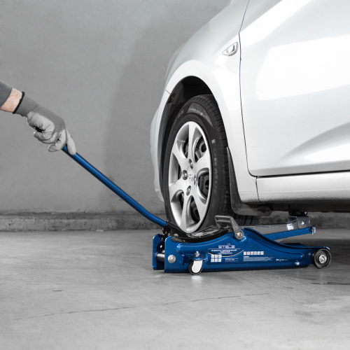 Домкрат гидравлический подкатной, 2 т, Low Profile, 80-380 мм Stels по ценам производителя в Воронеже с доставкой по всей России