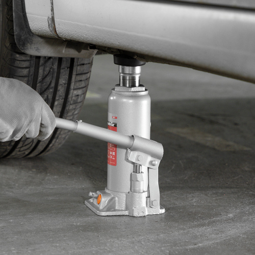 Домкрат гидравлический бутылочный, 6 т, h подъема 216-413 мм, в пластиковом кейсе Matrix по ценам производителя в Воронеже с доставкой по всей России