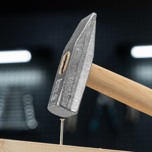 Молоток слесарный, 500 г, квадратный боек, деревянная рукоятка по ценам производителя в Воронеже с доставкой по всей России