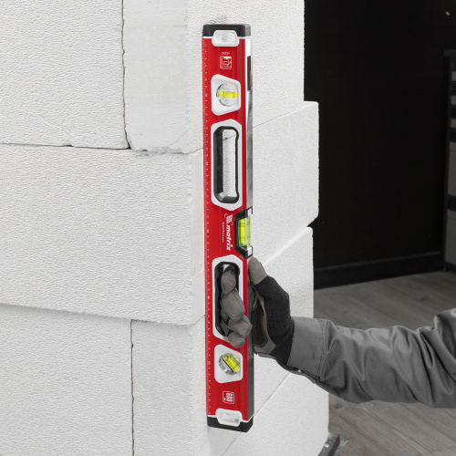 Уровень алюминиевый, магнит, фрезерованный, 3 глазка (1 зеркальный) двухкомпонентные рукоятки, 600 мм Matrix по ценам производителя в Воронеже с доставкой по всей России