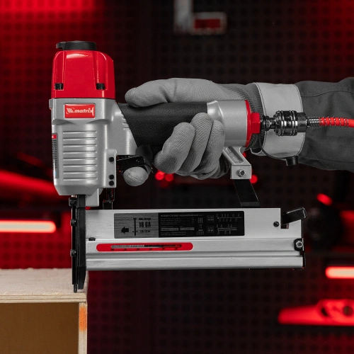 Нейлер-степлер пневматический 2 в 1, с регулировкой глубины забивания, гвозди 18GA, скобы 18GA Matrix по ценам производителя в Воронеже с доставкой по всей России