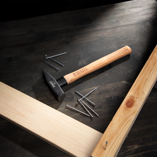 Молоток слесарный, 500 г, кованый квадратный боек, буковая рукоятка Denzel по ценам производителя в Воронеже с доставкой по всей России