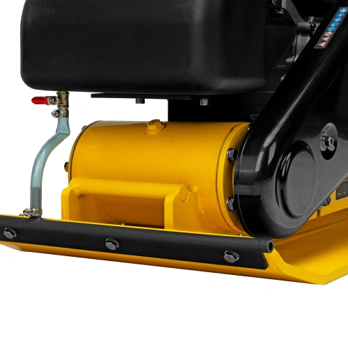 Виброплита бензиновая VC-30W, 30 кН, 60*45 см, 196 см3, бак для воды Denzel по ценам производителя в Воронеже с доставкой по всей России