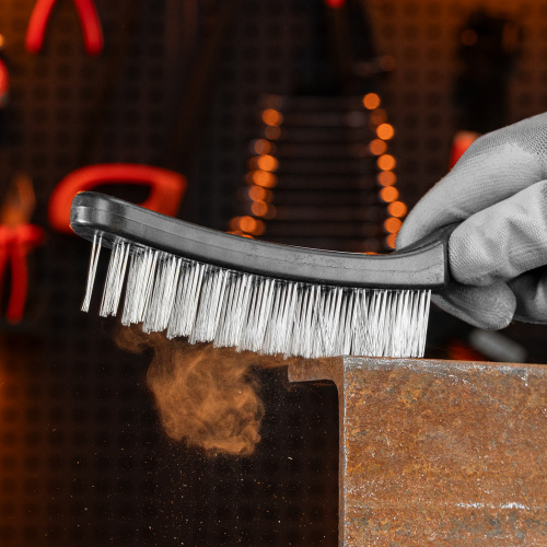 Щетка пятирядная металлическая с пластмассовой ручкой Sparta по ценам производителя в Воронеже с доставкой по всей России