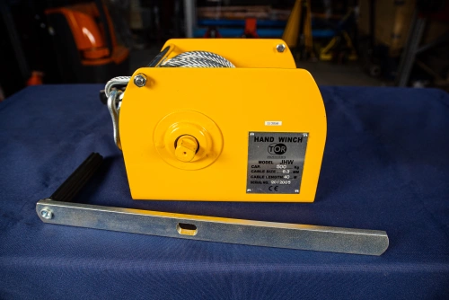 Лебедка ручная барабанная с тросом  500кг   40м с храповым механизмом TOR JHW по ценам производителя в Воронеже с доставкой по всей России