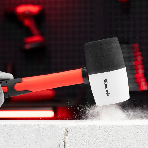 Киянка резиновая, 680 г, черно-белая резина, фибергласовая рукоятка Matrix по ценам производителя в Воронеже с доставкой по всей России