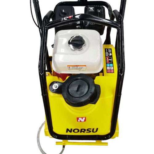 Виброплита бензиновая прямоходная NORSU RF-110TH (колесный комплект, бак для воды) по ценам производителя в Воронеже с доставкой по всей России