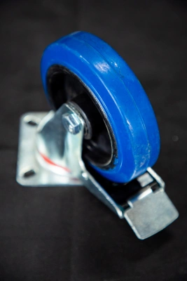 Колесо поворотное резина SRCLb 55 125 мм с тормозом (F) по ценам производителя в Воронеже с доставкой по всей России