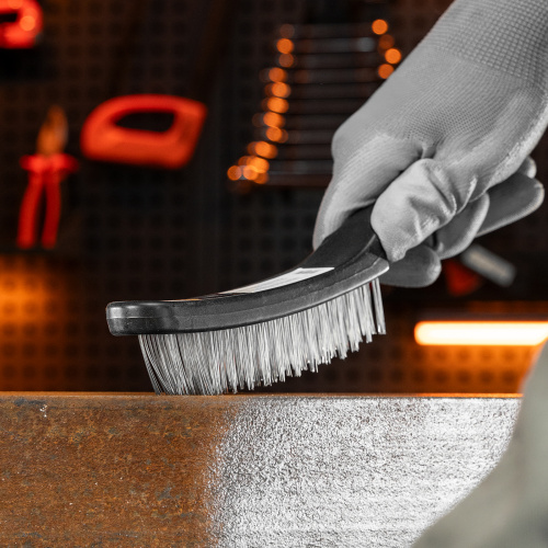 Щетка пятирядная металлическая с пластмассовой ручкой Sparta по ценам производителя в Воронеже с доставкой по всей России