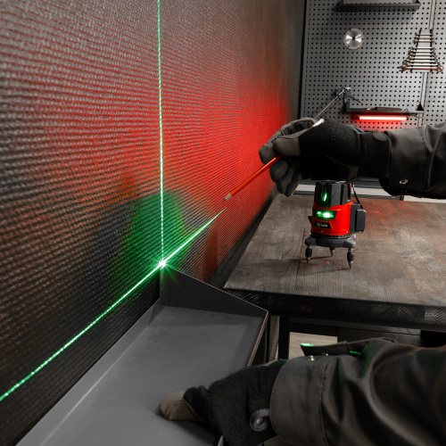 Лазерный уровень CRL-30G, 30 м, зеленый луч, акк. Li 2400 mah, резьба 5/8" MTX по ценам производителя в Воронеже с доставкой по всей России