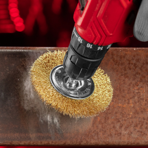 Щетка для дрели 100 мм, плоская со шпилькой, латунированная витая проволока Matrix по ценам производителя в Воронеже с доставкой по всей России