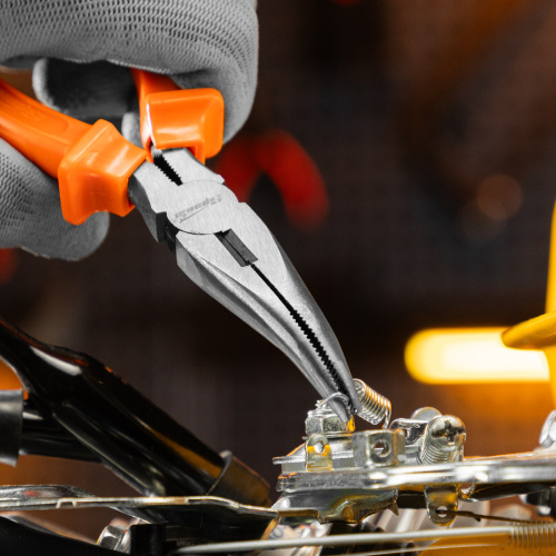 Длинногубцы изогнутые Classic, 160 мм, шлифованные, пластмассовые рукоятки Sparta по ценам производителя в Воронеже с доставкой по всей России