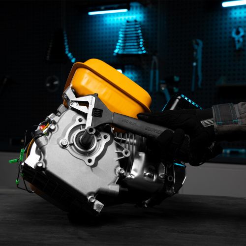 Ключ разводной, 250 мм, CrV, тонкие губки, защитные насадки Gross по ценам производителя в Воронеже с доставкой по всей России