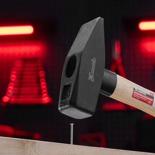 Молоток слесарный, 1500 г, квадратный боек, деревянная рукоятка Matrix по ценам производителя в Воронеже с доставкой по всей России