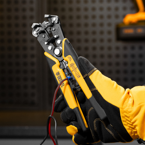 Щипцы для зачистки электропроводов 0,2-6 мм², функция обрезания проводов Denzel по ценам производителя в Воронеже с доставкой по всей России