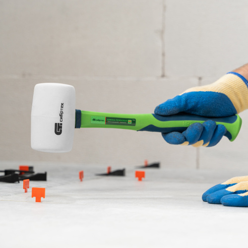 Киянка резиновая, 680 г, белая резина, фибергласовая рукоятка Сибртех по ценам производителя в Воронеже с доставкой по всей России