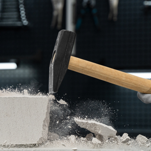 Молоток слесарный, 1000 г, квадратный боек, деревянная рукоятка по ценам производителя в Воронеже с доставкой по всей России