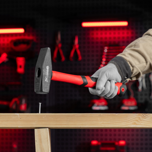 Молоток слесарный, 1000 г, фибергласовая обрезиненная рукоятка Matrix по ценам производителя в Воронеже с доставкой по всей России