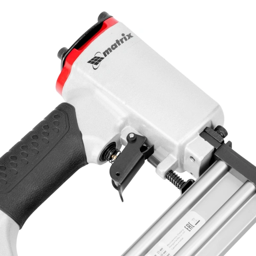 Нейлер пневматический для гвоздей от 10 до 32 мм Matrix по ценам производителя в Воронеже с доставкой по всей России