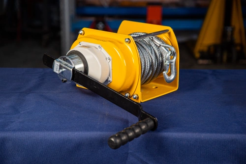 Лебедка ручная барабанная с тросом  500кг   40м с храповым механизмом TOR JHW по ценам производителя в Воронеже с доставкой по всей России