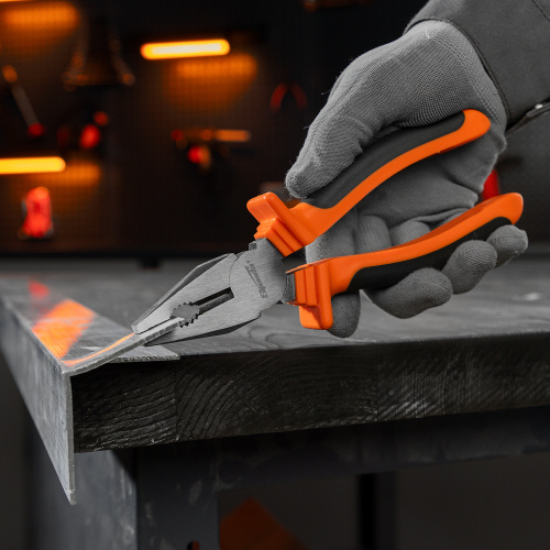 Плоскогубцы комбинированные Comfort, 200 мм, шлифованные, двухкомпонентные рукоятки Sparta по ценам производителя в Воронеже с доставкой по всей России