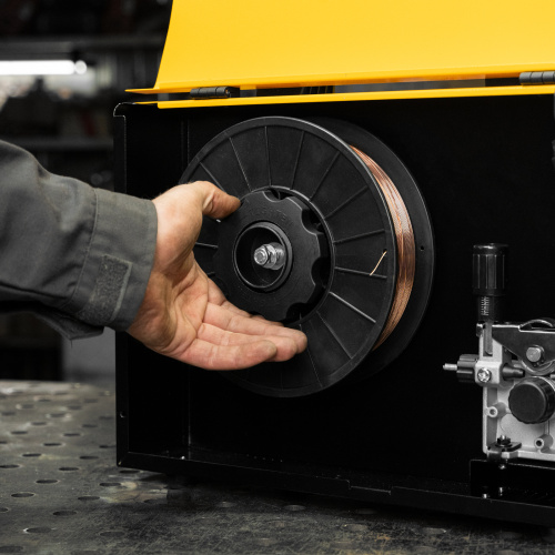 Аппарат инвертор. полуавтомат. cварки IMIG-185SDR, 180 А, ПВ 60%, катушка 5 кг Denzel по ценам производителя в Воронеже с доставкой по всей России