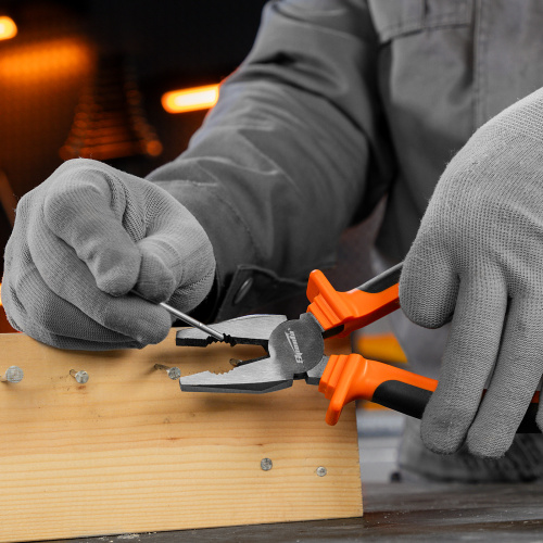 Плоскогубцы комбинированные Comfort, 200 мм, шлифованные, двухкомпонентные рукоятки Sparta по ценам производителя в Воронеже с доставкой по всей России