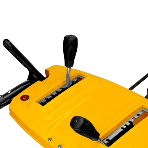 Бензиновая снегоуборочная машина SBM 610S PRO, 212 cc, электростартер, фара, обогрев Denzel по ценам производителя в Воронеже с доставкой по всей России